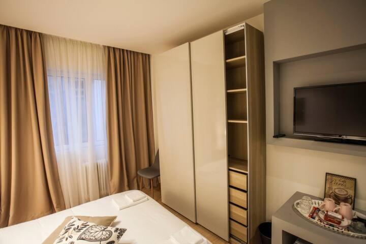 Facadoro Apartments Атина Екстериор снимка
