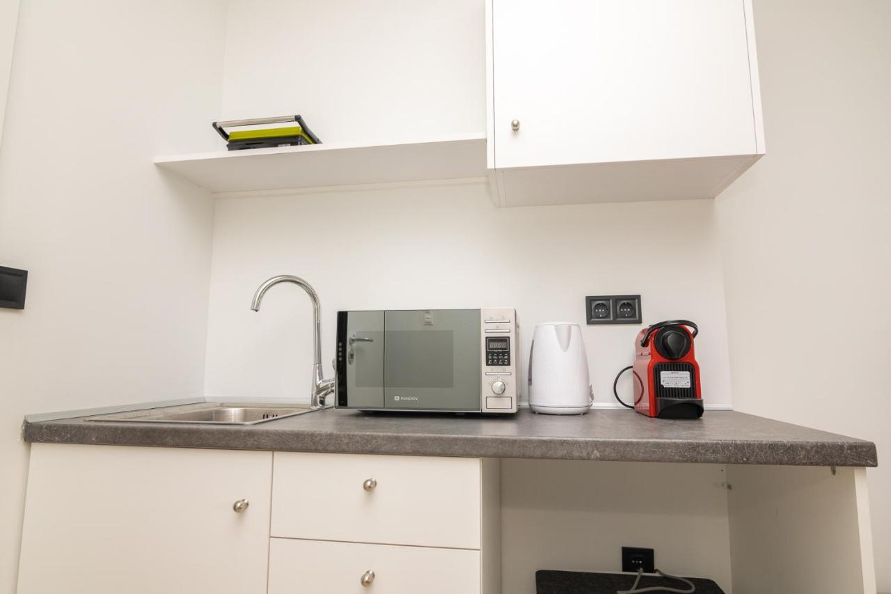Facadoro Apartments Атина Екстериор снимка