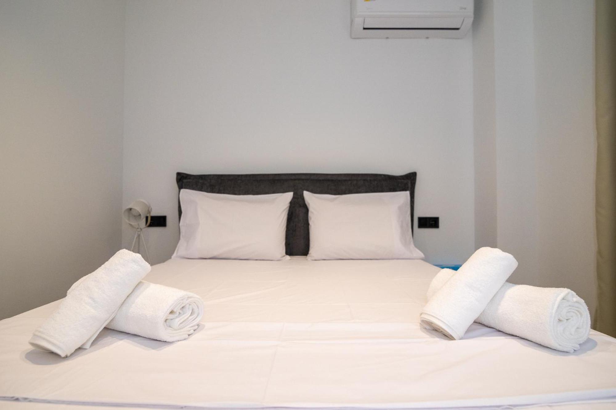 Facadoro Apartments Атина Екстериор снимка