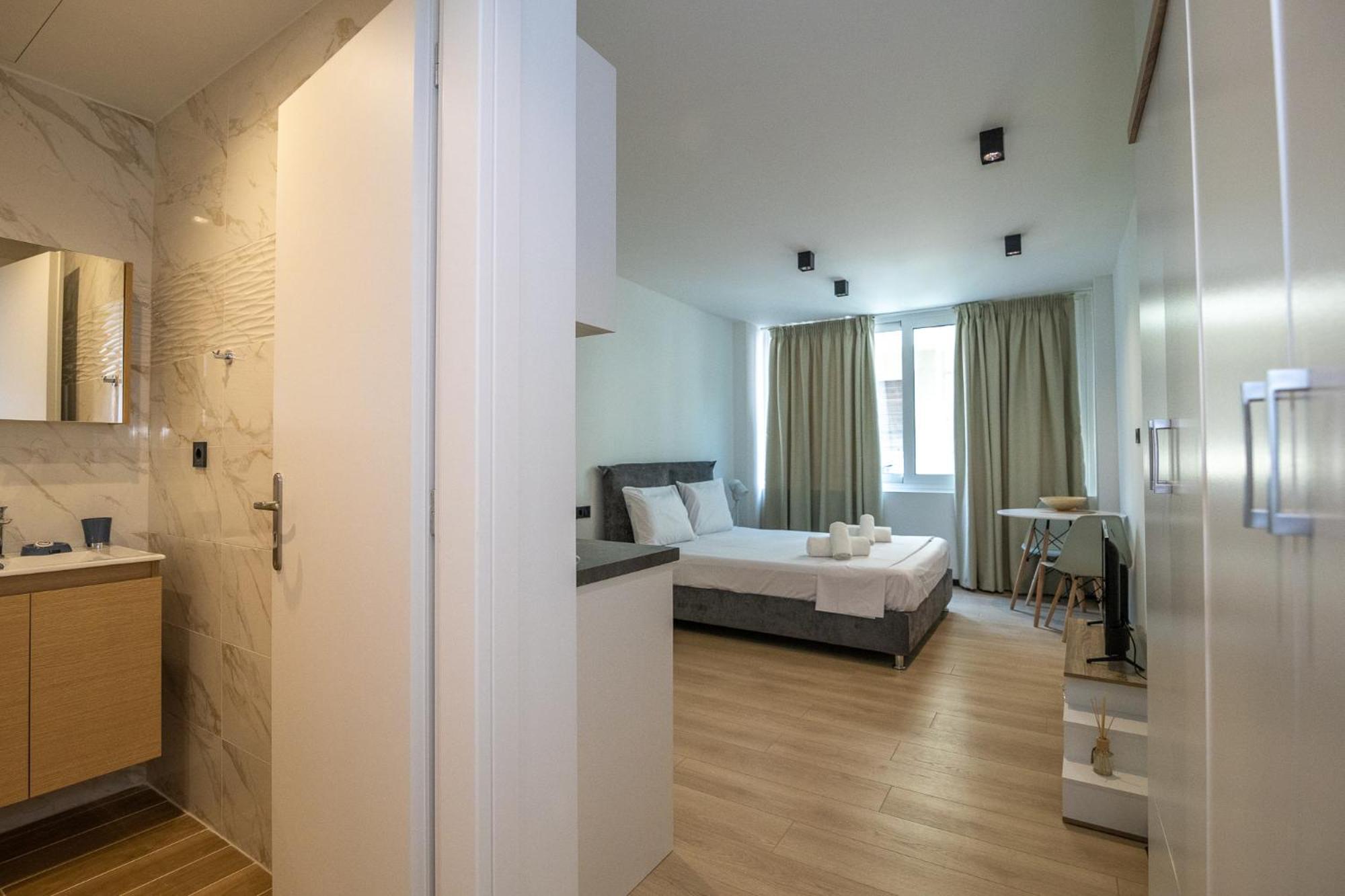 Facadoro Apartments Атина Екстериор снимка